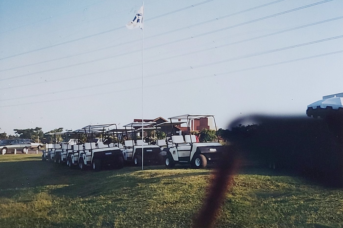 Flota de carros de renta en el Club Náutico Hacoaj, 1993