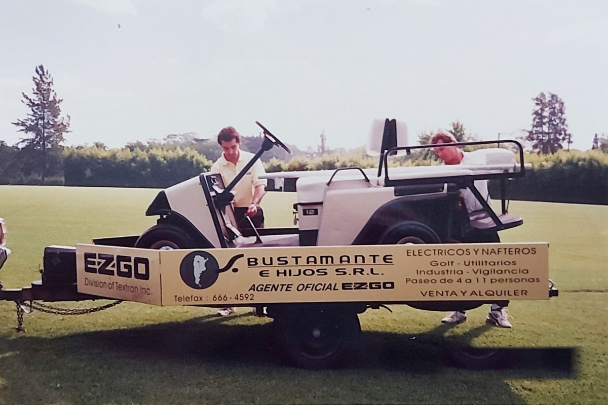 Carro EZGO en traslado, 1995