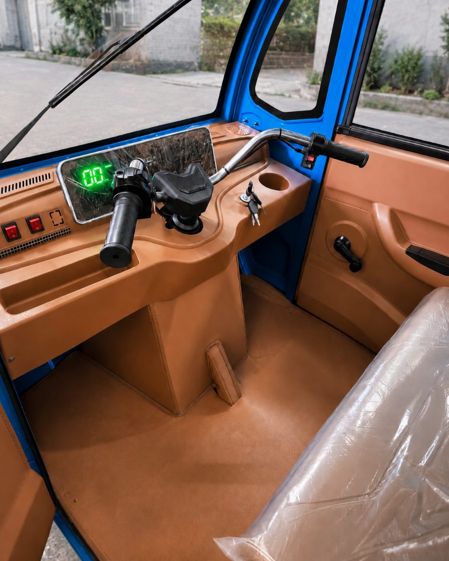 Tricargo con cabina cargado